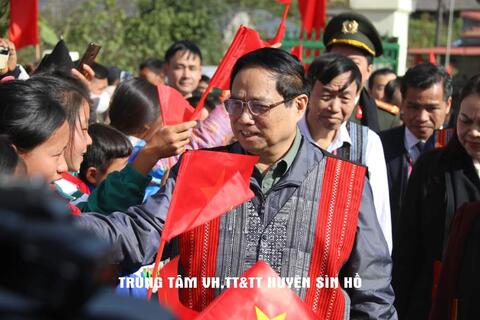 Thủ tướng Phạm Minh Chính dự Ngày hội Đại đoàn kết toàn dân tộc tại xã Sà Dề Phìn
