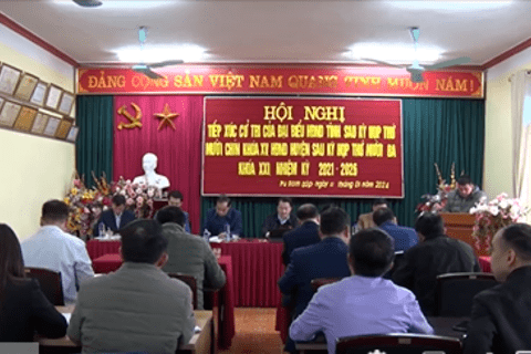 Đoàn đại biểu HĐND tỉnh, huyện tiếp xúc cử tri tại Pu Sam Cáp và Pa Khóa