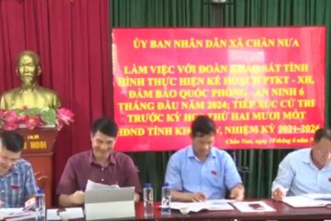 Đoàn công tác của HĐND tỉnh làm việc tại xã Chăn Nưa